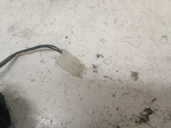 COMMODO CHEVROLET AVEO COTE PHARE - Vue 3